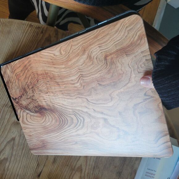 Wood Grain Effect 17" Macbook Laptop Case - Picture 2 of 8